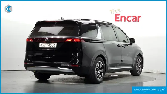 KIA CARNIVAL DIESEL 9-SEATER SIGNATURE