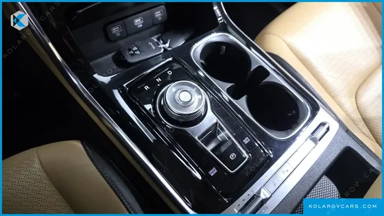 KIA CARNIVAL DIESEL 9-SEATER SIGNATURE