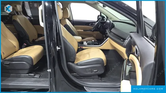 KIA CARNIVAL DIESEL 9-SEATER SIGNATURE