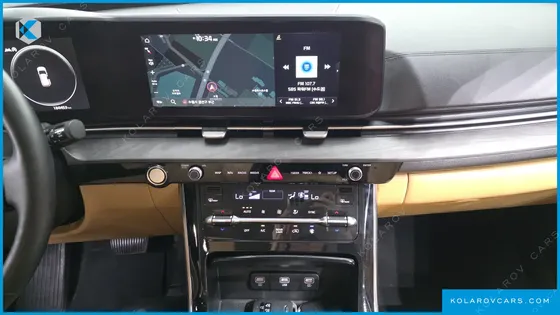 KIA CARNIVAL DIESEL 9-SEATER SIGNATURE