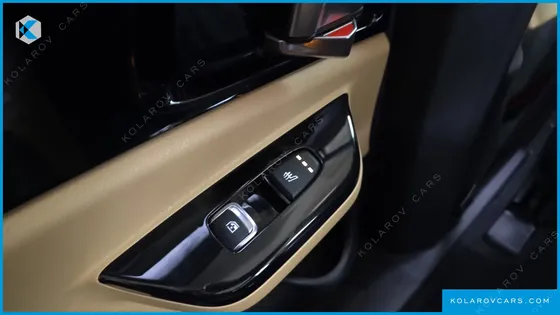 KIA CARNIVAL DIESEL 9-SEATER SIGNATURE