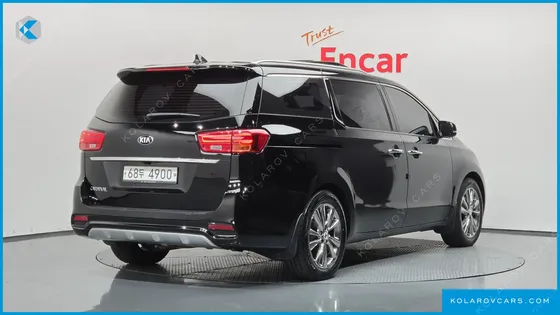 KIA CARNIVAL 9-SEATER NOBLESSE SPECIAL
