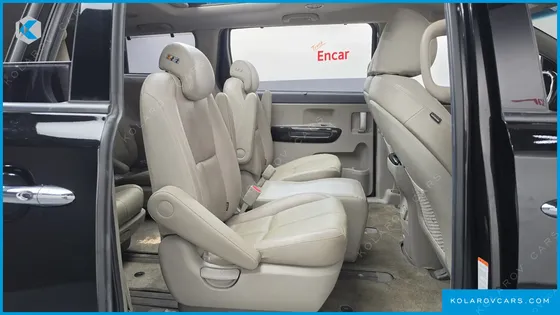 KIA CARNIVAL 9-SEATER NOBLESSE SPECIAL