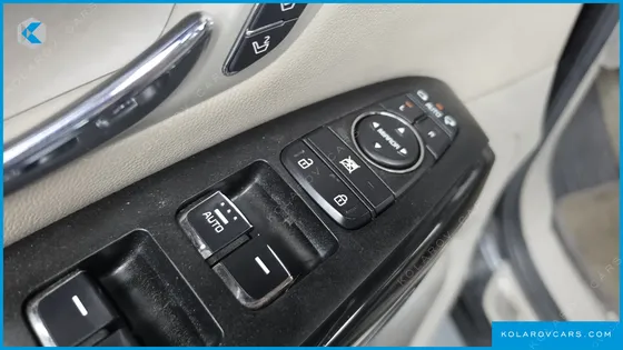 KIA CARNIVAL 9-SEATER NOBLESSE SPECIAL