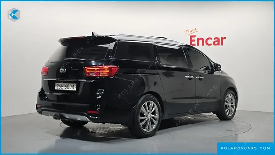 KIA CARNIVAL 9-SEATER NOBLESSE