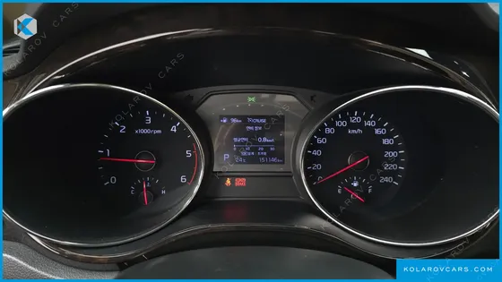 KIA CARNIVAL 9-SEATER NOBLESSE