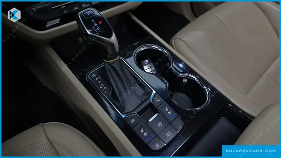 KIA CARNIVAL 9-SEATER NOBLESSE