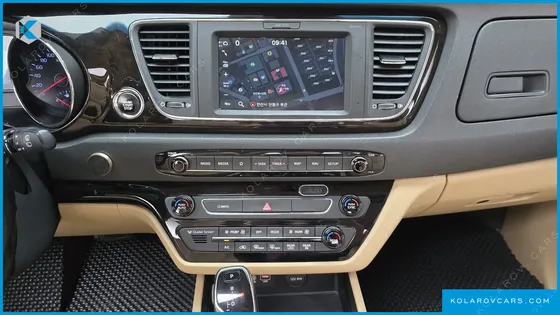 KIA CARNIVAL 9-SEATER NOBLESSE