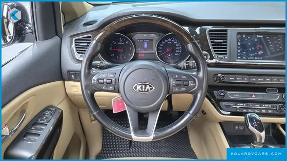 KIA CARNIVAL 9-SEATER NOBLESSE