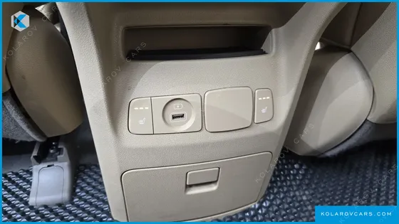 KIA CARNIVAL 9-SEATER NOBLESSE