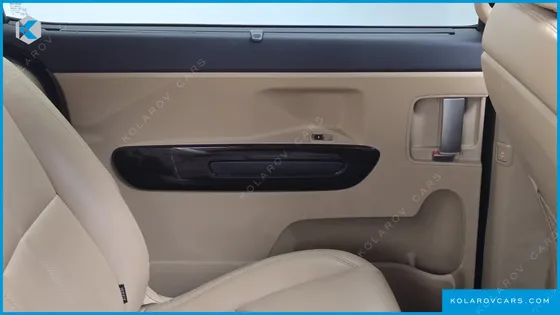 KIA CARNIVAL 9-SEATER NOBLESSE