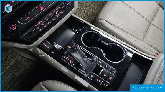 KIA CARNIVAL 9-SEATER NOBLESSE SPECIAL