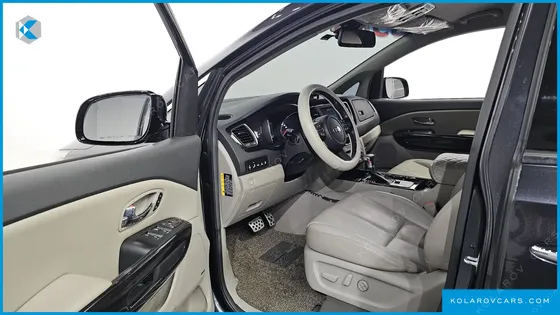 KIA CARNIVAL 9-SEATER NOBLESSE SPECIAL