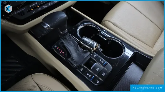 KIA CARNIVAL 7-SEATER LIMOUSINE