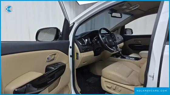 KIA CARNIVAL 7-SEATER LIMOUSINE