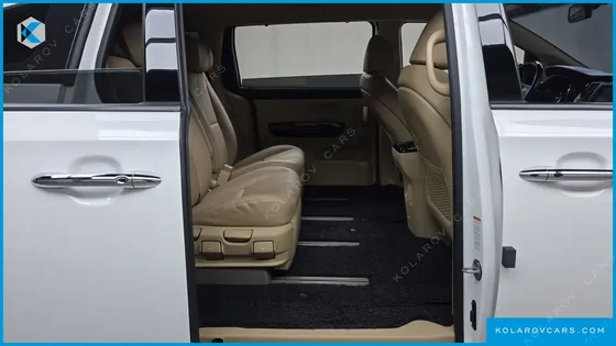 KIA CARNIVAL 7-SEATER LIMOUSINE