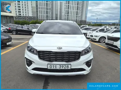 KIA CARNIVAL 9-SEATER NOBLESSE