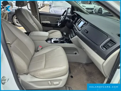 KIA CARNIVAL 9-SEATER NOBLESSE