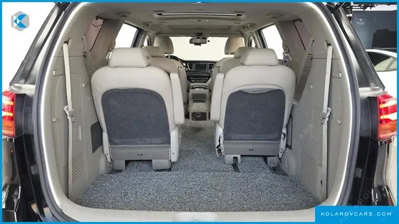 KIA CARNIVAL 9-SEATER PRSTIGE
