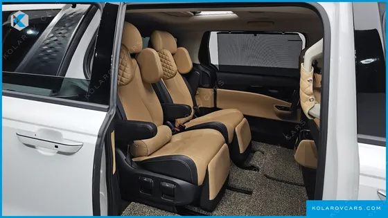 KIA CARNIVAL GASOLINE 7-SEATER SIGNATURE