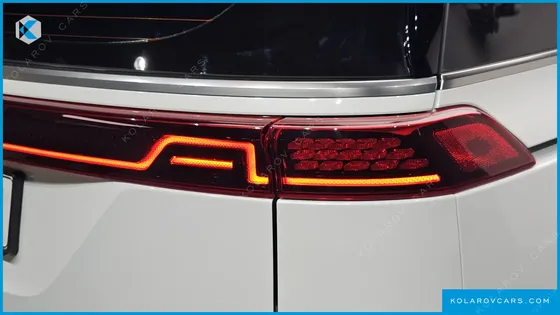 KIA CARNIVAL GASOLINE 7-SEATER SIGNATURE