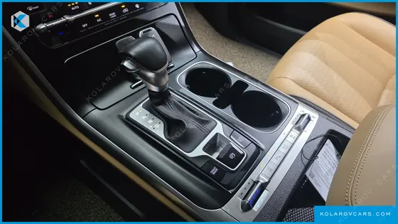 KIA CARNIVAL DIESEL 9-SEATER PRESTIGE