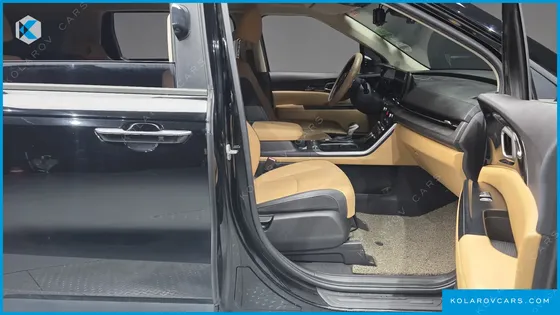 KIA CARNIVAL DIESEL 9-SEATER PRESTIGE