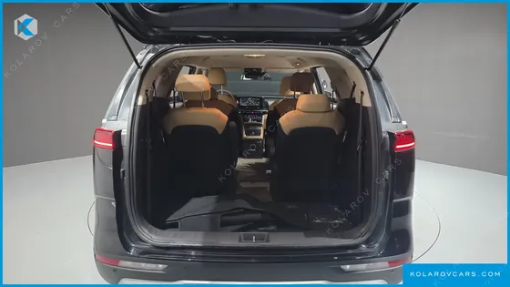 KIA CARNIVAL DIESEL 9-SEATER PRESTIGE