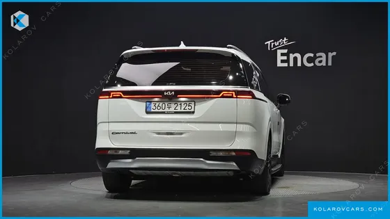 KIA CARNIVAL GASOLINE 9-SEATER SIGNATURE