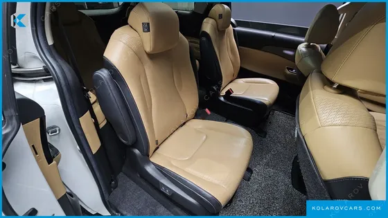KIA CARNIVAL GASOLINE 9-SEATER SIGNATURE