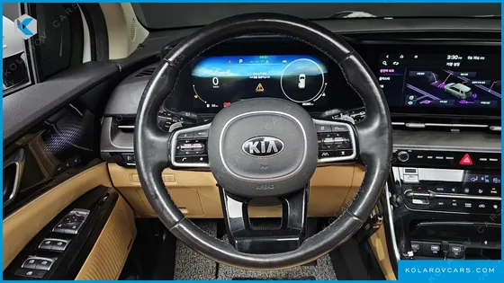 KIA CARNIVAL GASOLINE 9-SEATER SIGNATURE