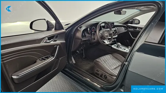 KIA STINGER 2.5 AWD MASTERS