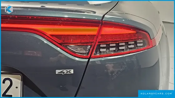 KIA STINGER 2.5 AWD MASTERS