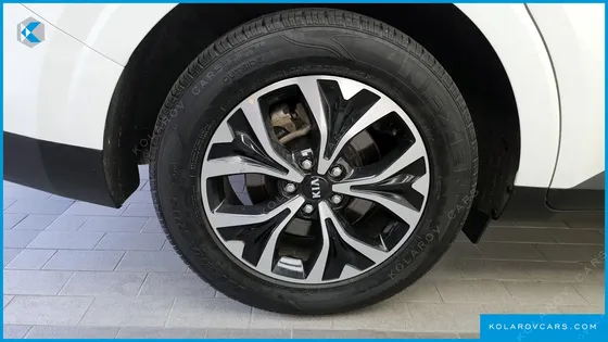 KIA CARNIVAL DIESEL 9-SEATER PRESTIGE