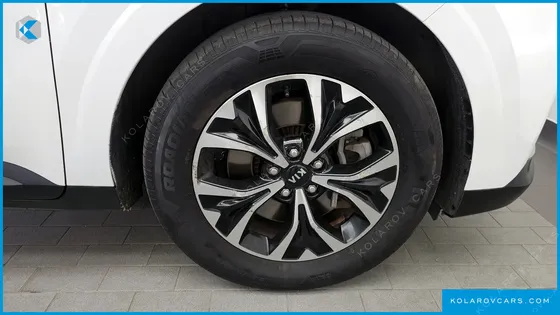 KIA CARNIVAL DIESEL 9-SEATER PRESTIGE
