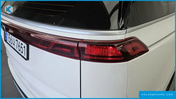 KIA CARNIVAL DIESEL 9-SEATER PRESTIGE