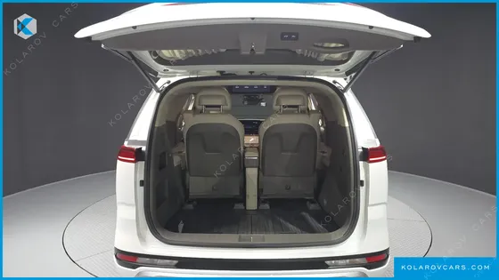 KIA CARNIVAL GASOLINE 4-SEATER HI-LIMOUSINE