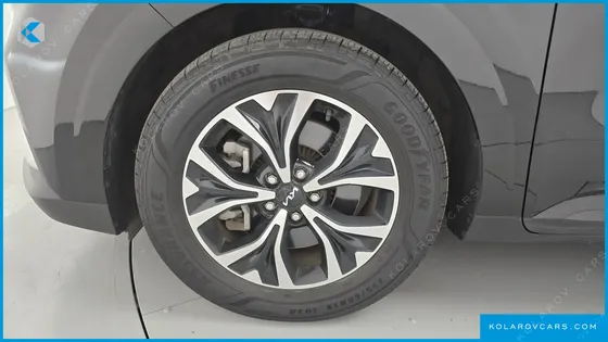 KIA CARNIVAL DIESEL 9-SEATER PRESTIGE