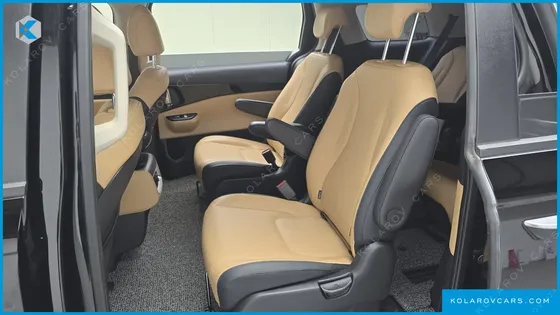 KIA CARNIVAL DIESEL 9-SEATER PRESTIGE