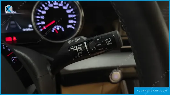 KIA CARNIVAL DIESEL 9-SEATER PRESTIGE