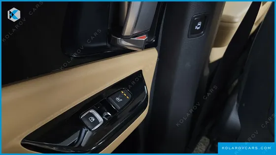 KIA CARNIVAL DIESEL 9-SEATER NOBLESSE