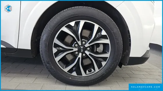 KIA CARNIVAL DIESEL 9-SEATER NOBLESSE