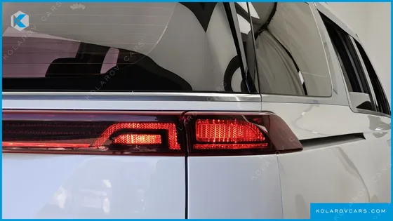 KIA CARNIVAL DIESEL 9-SEATER NOBLESSE