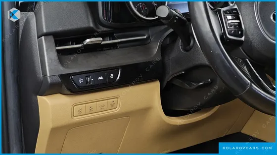 KIA CARNIVAL DIESEL 9-SEATER NOBLESSE