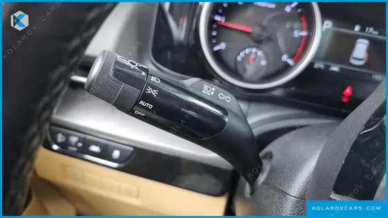 KIA CARNIVAL DIESEL 9-SEATER NOBLESSE
