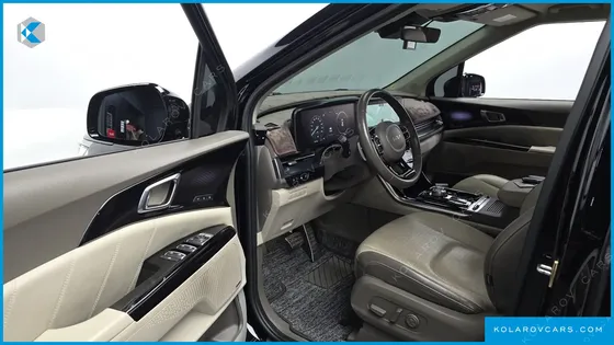 KIA CARNIVAL GASOLINE 7-SEATER HI-LIMOUSINE