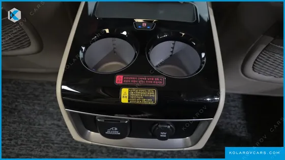 KIA CARNIVAL GASOLINE 7-SEATER HI-LIMOUSINE