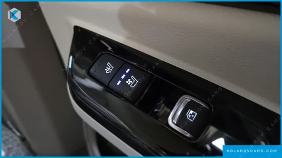 KIA CARNIVAL GASOLINE 7-SEATER HI-LIMOUSINE