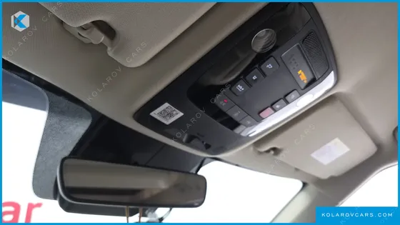 KIA CARNIVAL GASOLINE 7-SEATER HI-LIMOUSINE