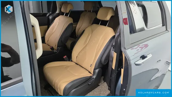 KIA CARNIVAL DIESEL 9-SEATER SIGNATURE